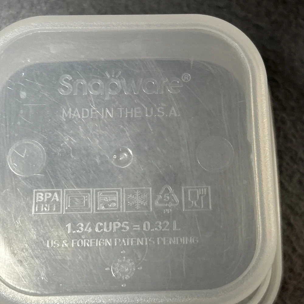 Snapware Small Square Plastic Food Storage Containers Set 1.34 Cups 4